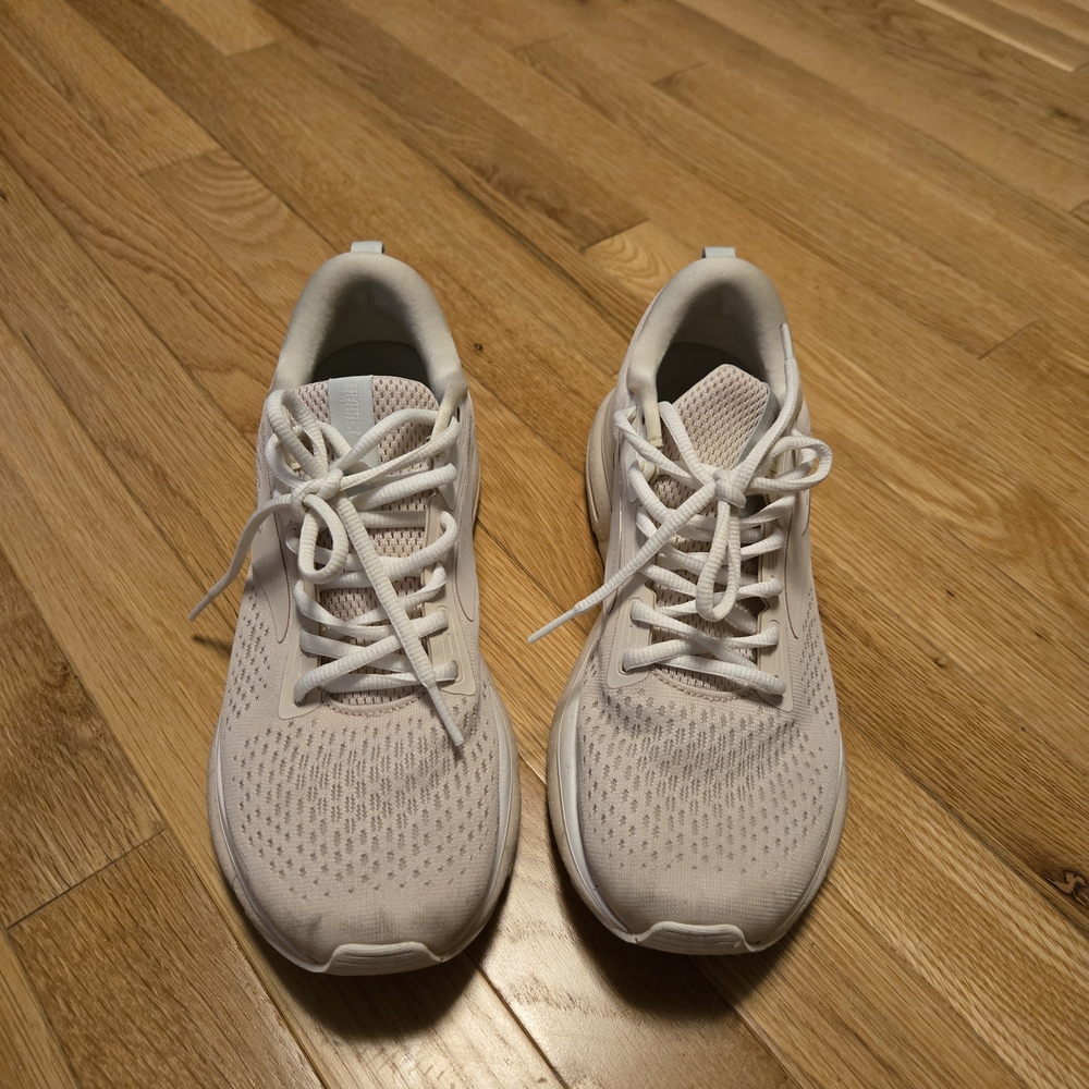 Women's Athletic Shoes in White